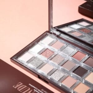 hudamoji-icy-nude-eyeshadow-palette-2